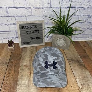 Under Armour Men's Printed Blitzing Stretch Fit Hat Gray L/XL